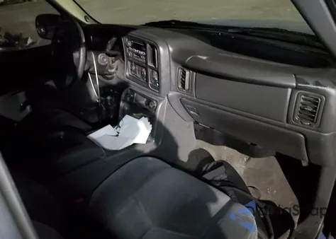 2004 Chevrolet Silverado из США, поврежденный, VIN 228068